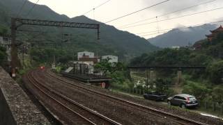 20160618_177次自強號猴硐站南通過