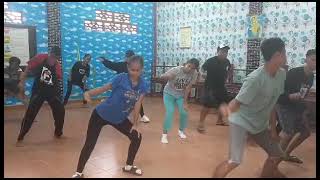 proses latihan dance sekolah Santa Maria timika.