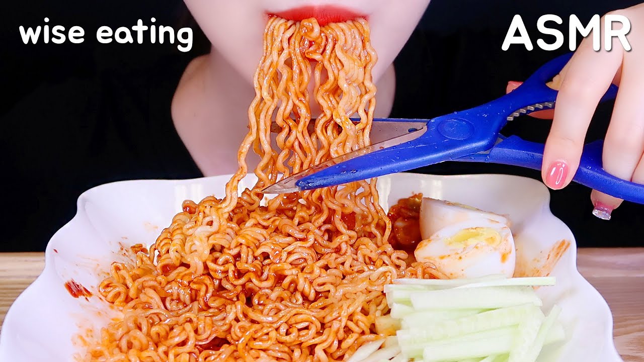 *FUNNY* WISE EATING RAMEN ASMR JJOLMYEON ASMR SPICY RAMEN ASMR NO TALKING