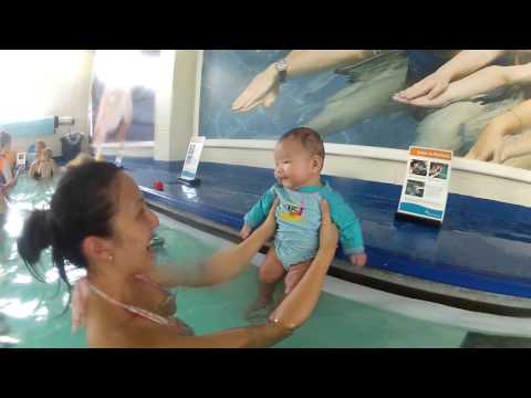 3 month y.o swimming under water - Carlile Swimming