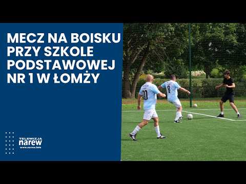 Officials vs. Youth. A match on the new sports field at Primary School No. 1 in Łomża
