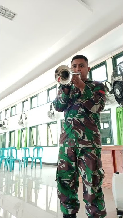 Belajar meniup terompet Indonesia raya || tapi lumayan lah