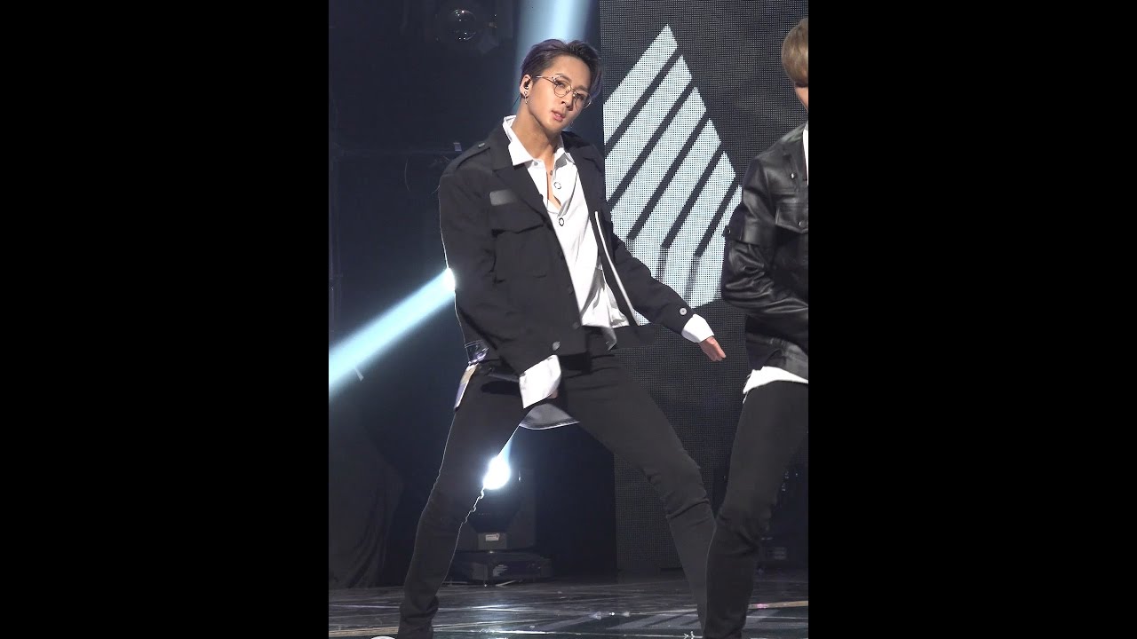 [MPD직캠] 빅스 라비 직캠 'Black Out' (VIXX LAVI FanCam) | @MCOUNTDOWN_2017.5.18のサムネイル