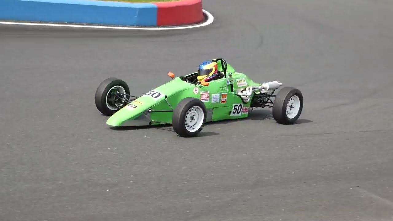 Super Classic Pre 1999 Formula Ford 1600 Championship Qualifying Mallory Park
