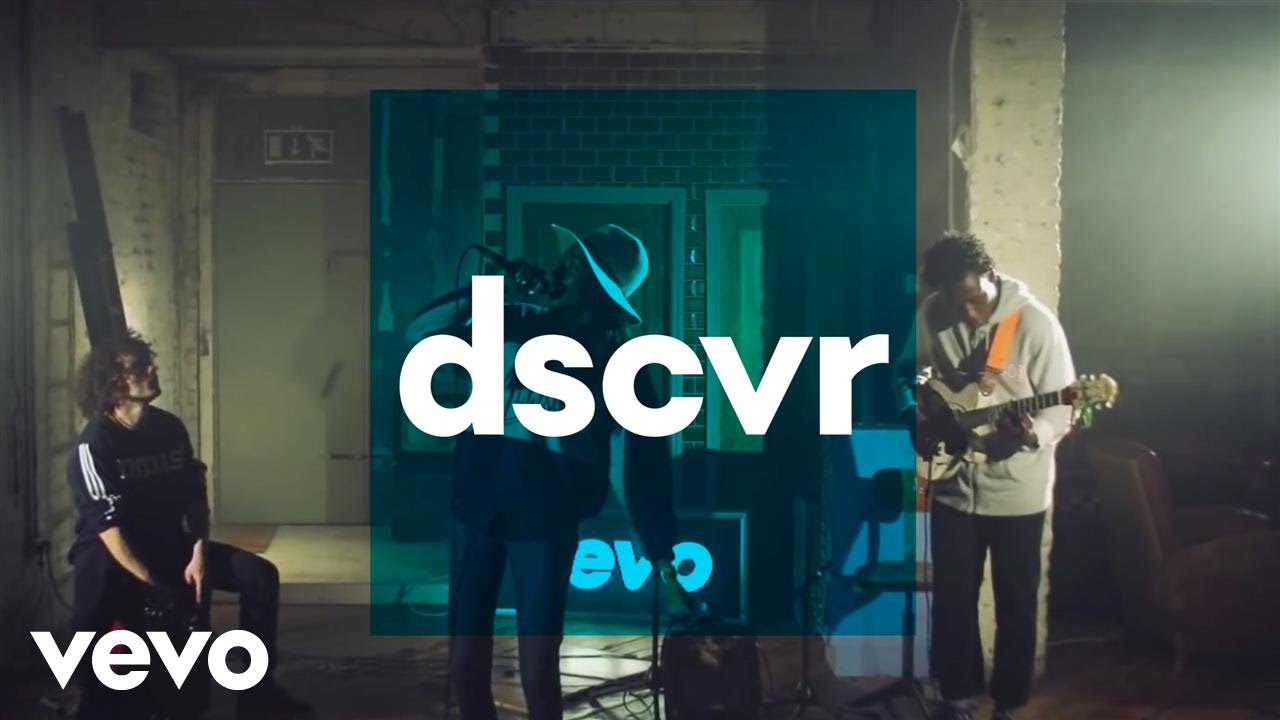 Little Simz - The Hamptons (Live) - dscvr ONES TO WATCH 2015