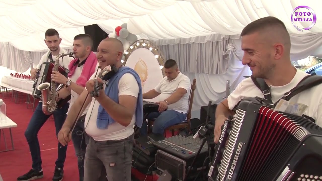 VESELJE U PORODICI LUKIĆ - VUKONA - JOVANINO KRŠTENJE - ROKI,DUŠICA,ĐABE,ŠEKI, I IZNENAĐENJE ZA BABU