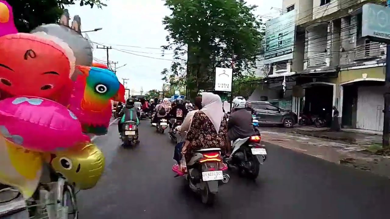 Jalan Sore menjelang Berbuka Puasa ...