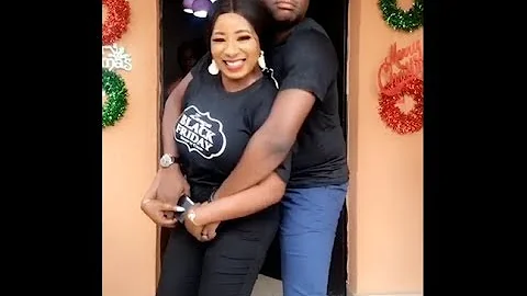 See how Femi Adebayo rocks Mide Martins on the dance floor as her husband looks & laugh at Zanzees