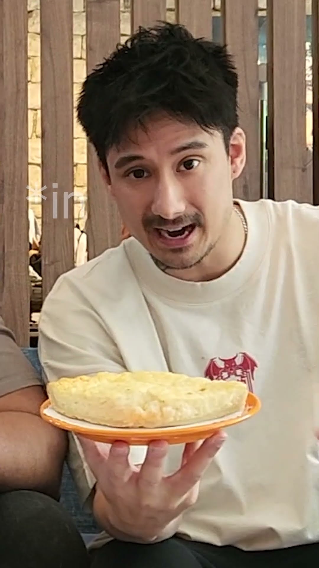 Amerikaner testet deutsches Essen: Aachener Belgischer Reisfladen 🥧 ...