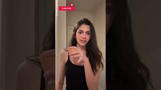 Beautiful And Y Girl Live At Home While Wearing A Beautiful Outfit