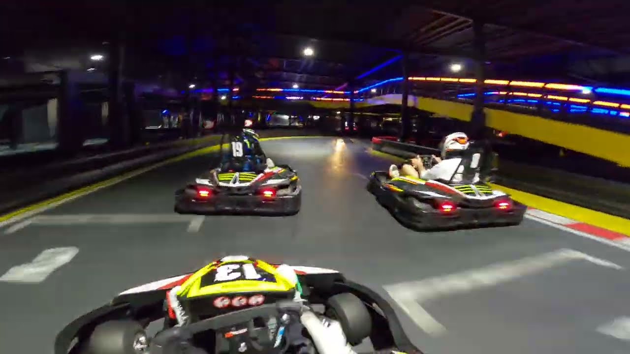Racing lines are a thing, sir (E-Karting area 53 part 1)