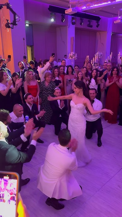 Братья жениха сели на колено перед невестой #wedding #свадьба #love # ...
