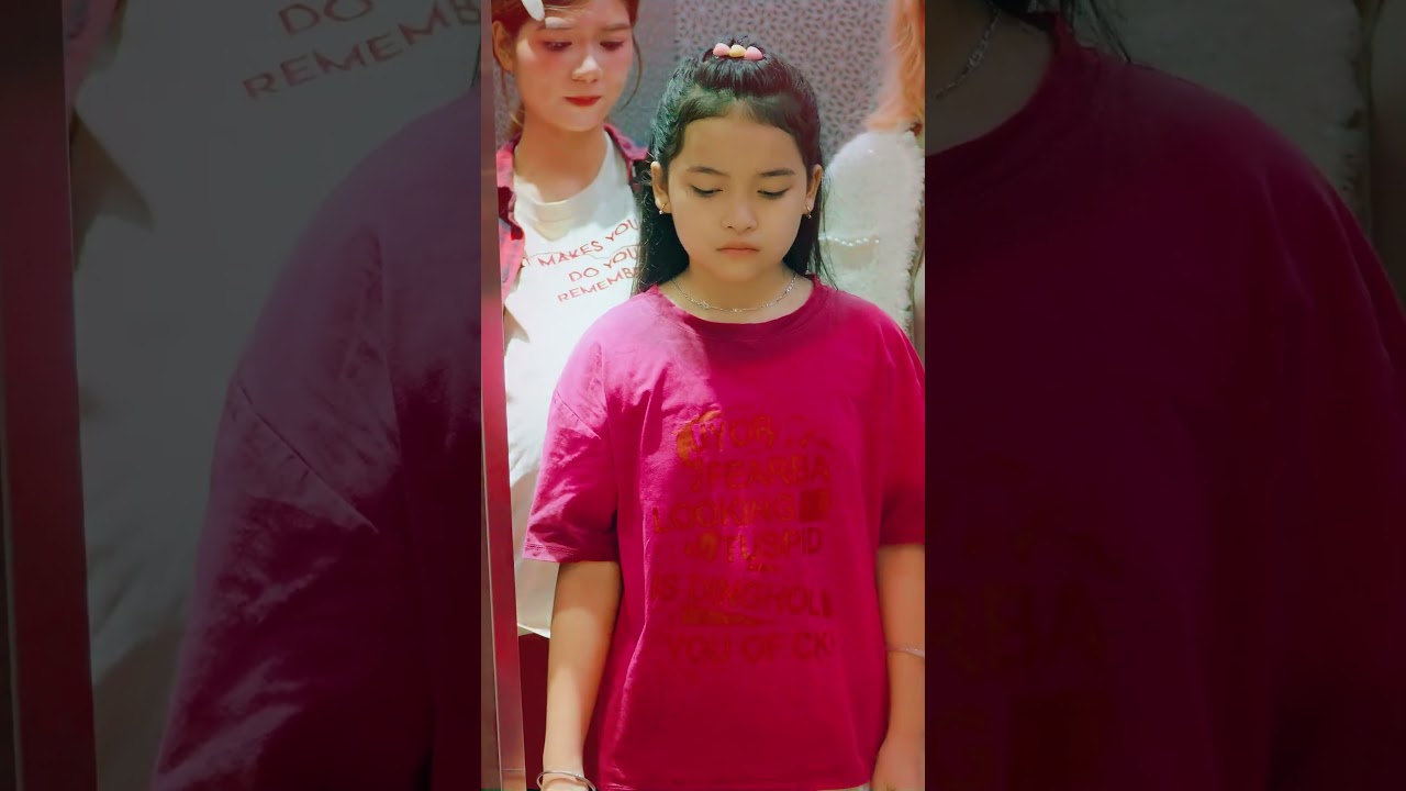 A Thoughtful Child… Touched Her Heart with Kindness 💖👧✨ #keli