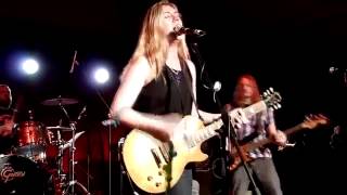 Video voorbeeld van "Joanne Shaw Taylor - Beautifully Broken (Bluesfest 2014)"