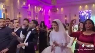 اجمد رقص عريس وعروسه على اغنيه بم بم بم بم لمحمد رمضان ⁦️⁩