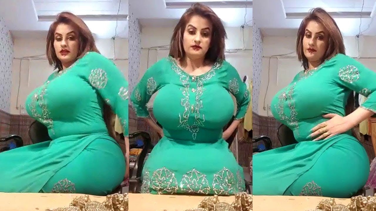 Afreen Khan Or Bachi Fit Ae Aunty Youtube