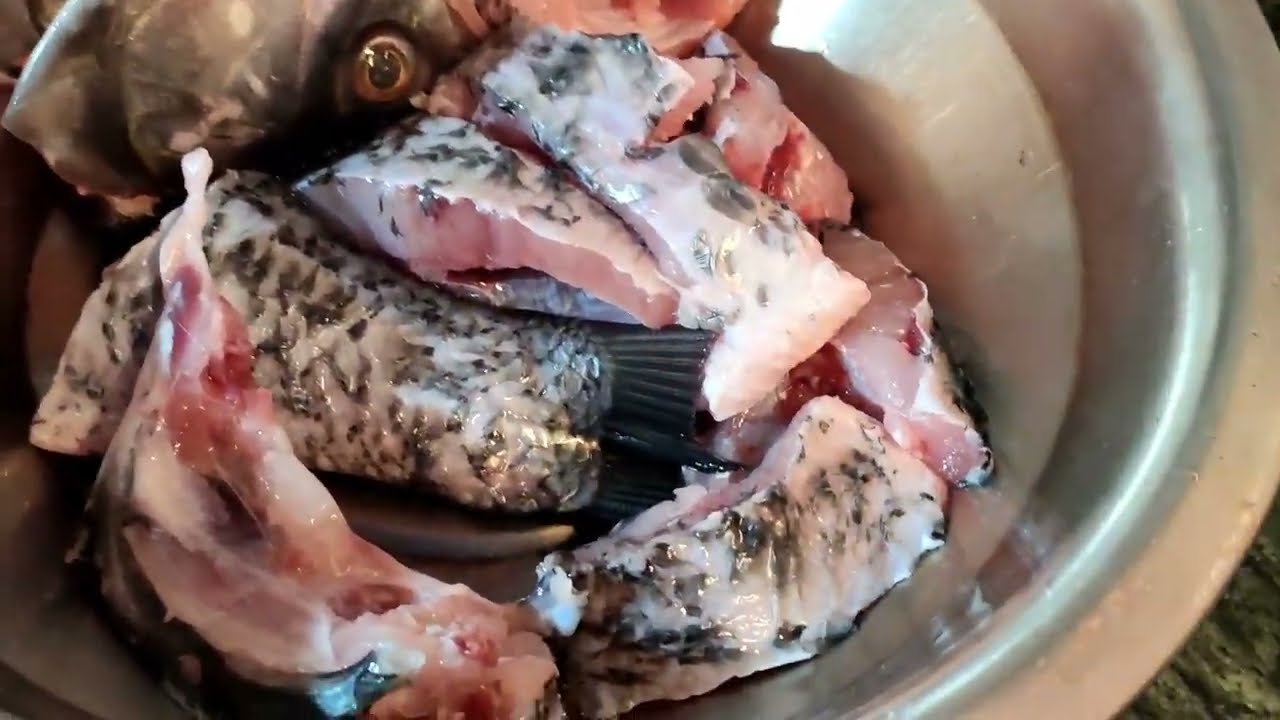 খাবার মতো করে কাতলা মাছের  ঝোল , মাছের মাথা দিয়ে বাঁধাকপি। মুখোরোচক রান্না।