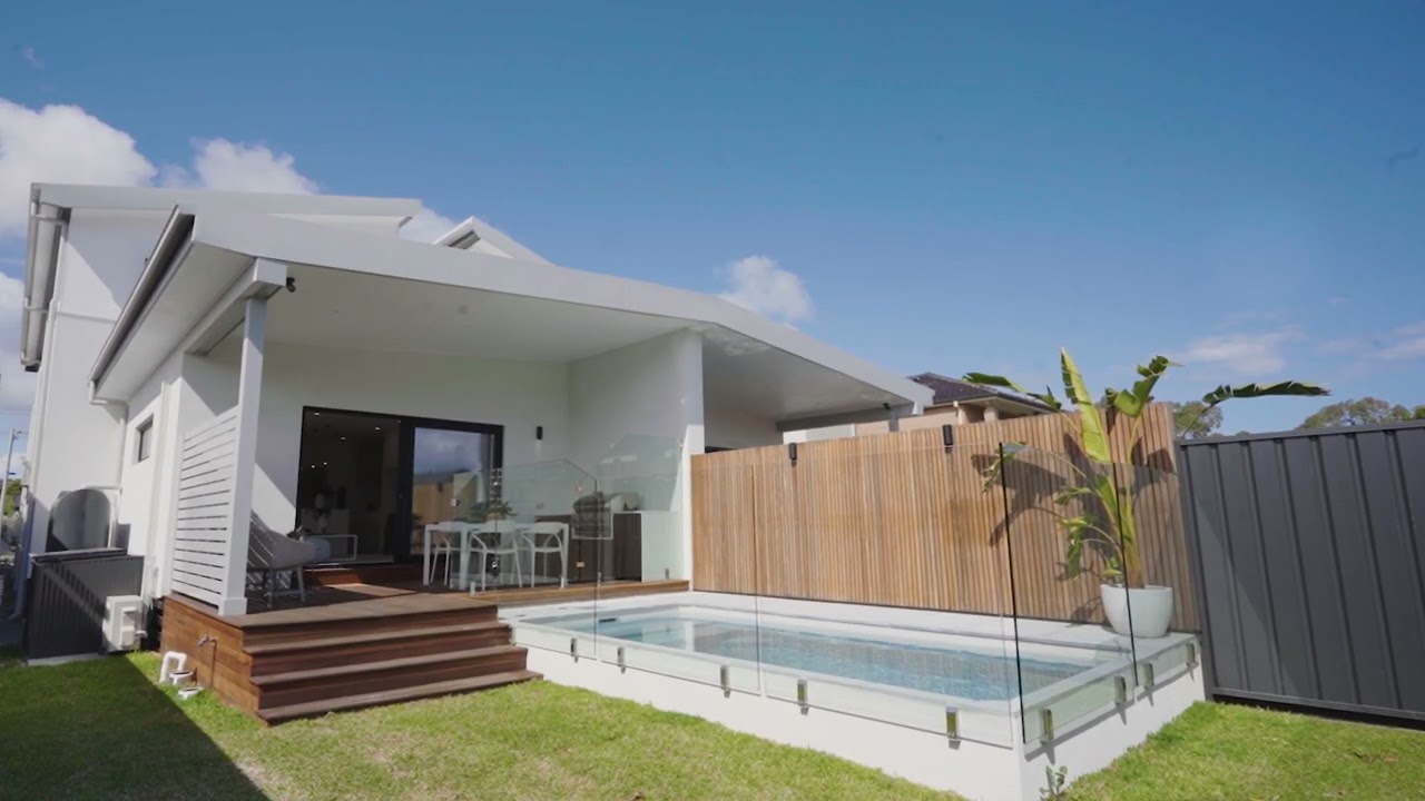 Mascot, 22A Ney Street