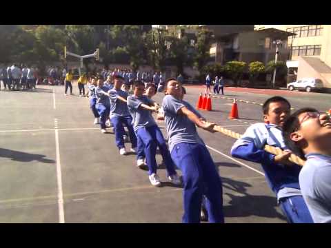 振聲國二愛男生拔河5秒勝103年10月21
