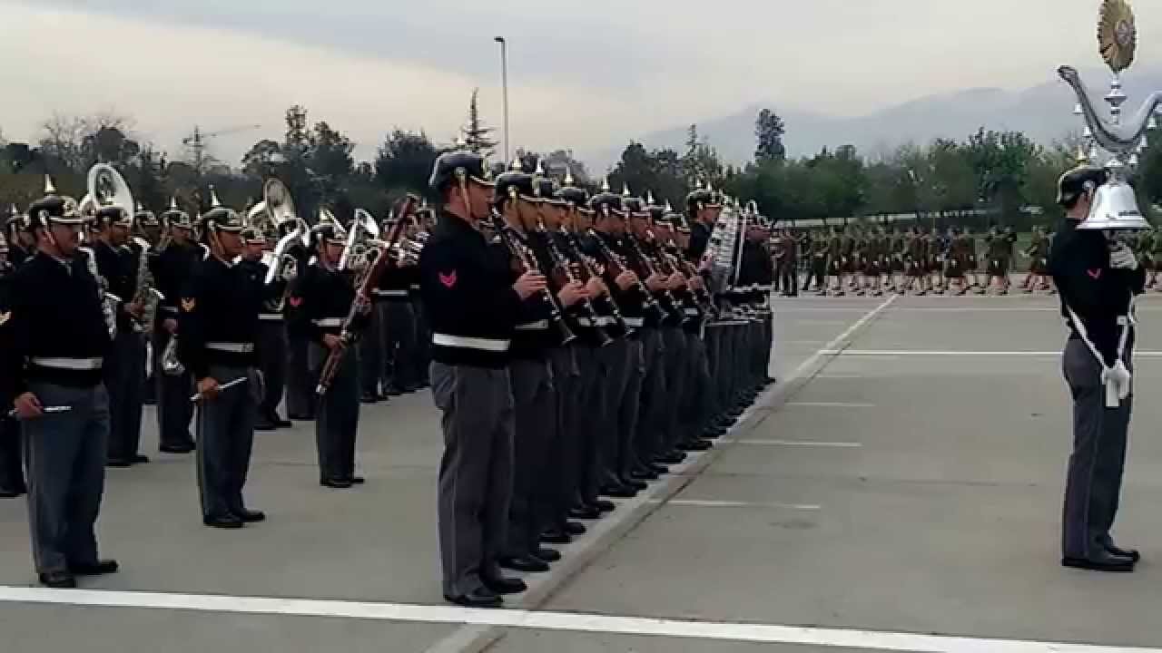 Banda Instrumental Escuela Militar - Penachos Rojos