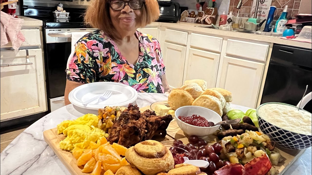 How To Build A Holiday Charcuterie Board - Lena's Kitchen