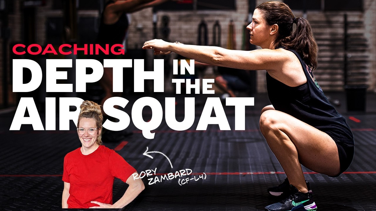 Тренировка глубоких приседаний: коррекция сгибания поясничного отдела позвоночника в нижней точке.