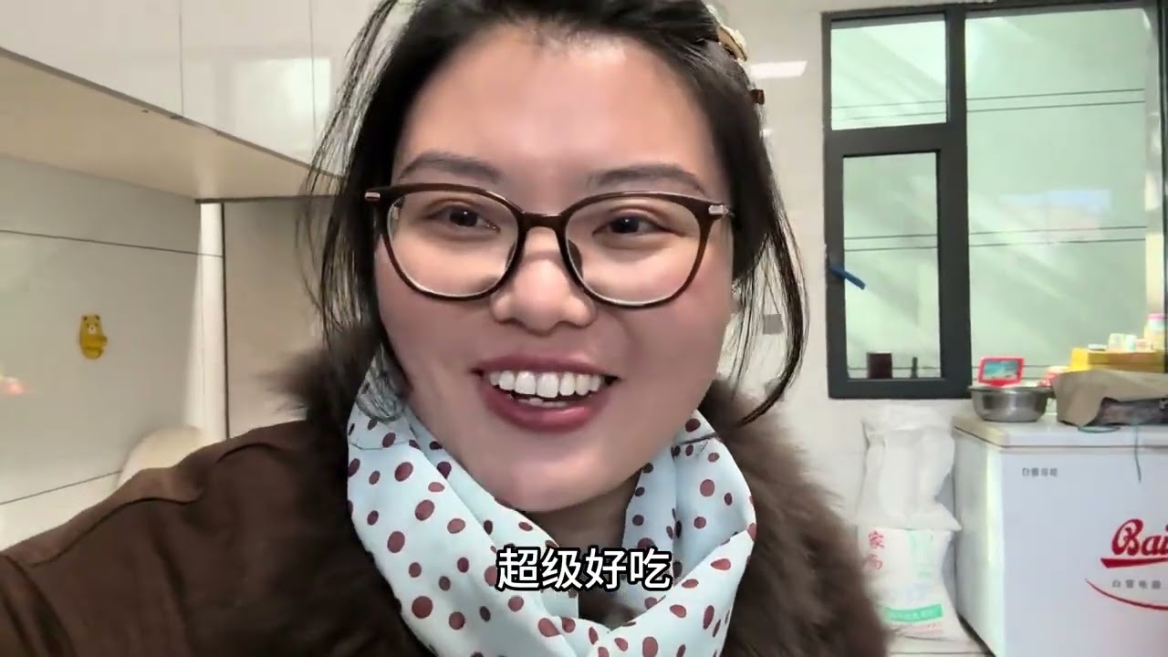 远嫁媳妇提前回娘家过年了，一碗酸菜面吃香了，满满小时候的味道 ！