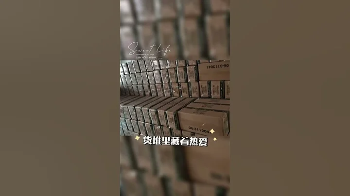 chamois leather car cleaning cloth , soft and static-free for a cleaner wipe.