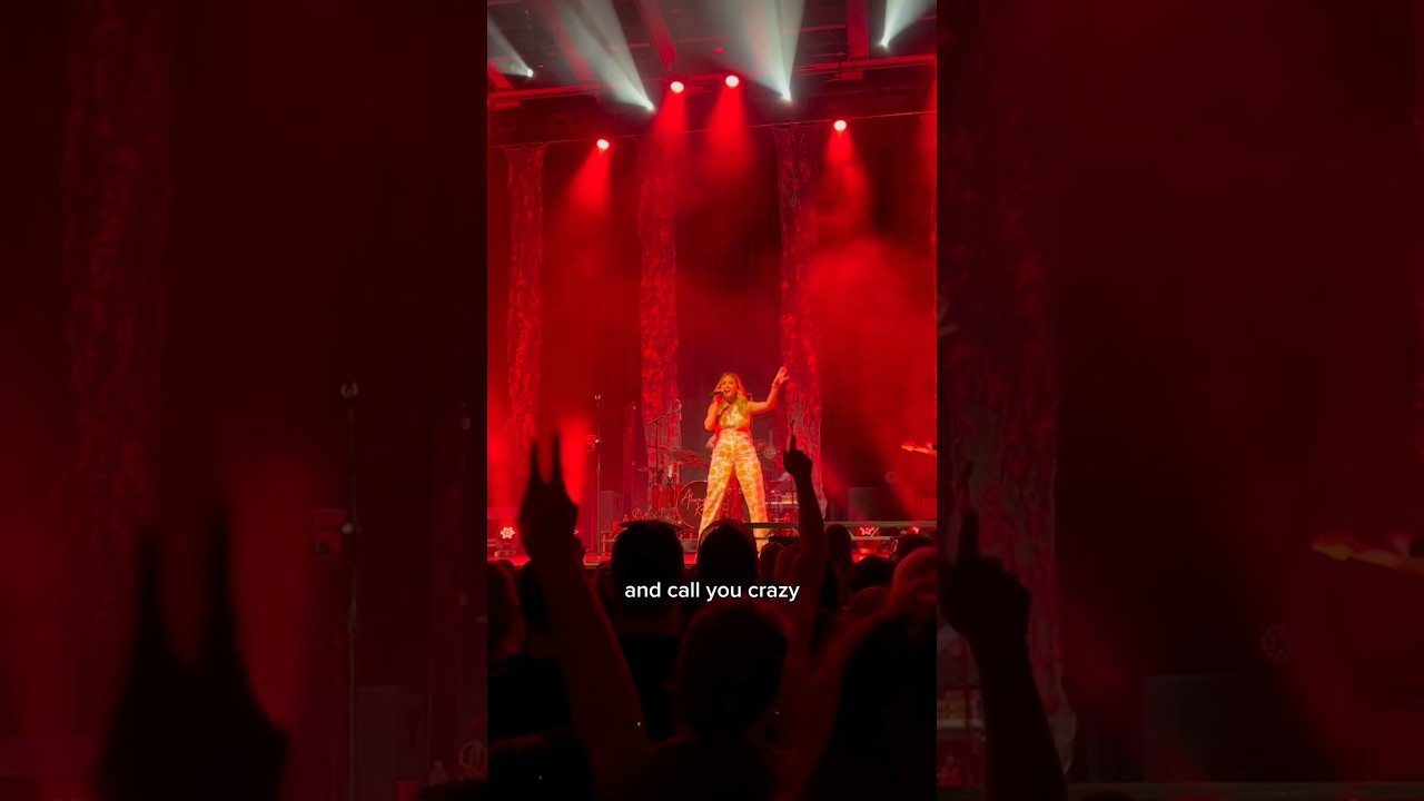 Who’s singing I got the “Best Worst Ex” ever with us on tour!? 🔥