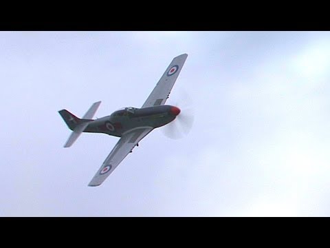 low-level-p-51-mustang-flyby-with-awesome-v-12-merlin-audio