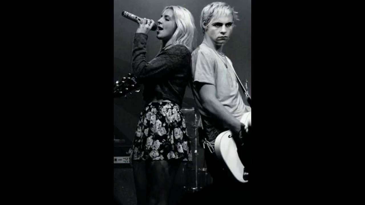 R5 Lightning Strikes (hidden vocals) (LISTEN WITH HEADPHONES) YouTube