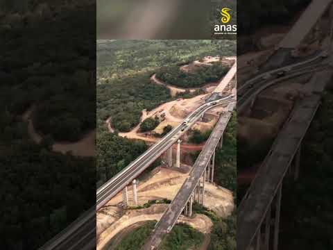 Video ESPLODE IL VIADOTTO! Demolizione spettacolare sulla Siena-Grosseto