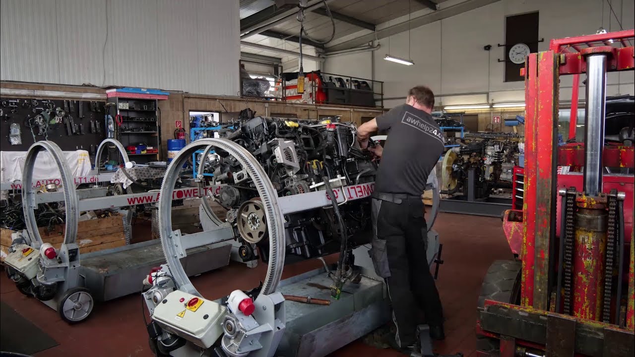 Замена двигателя автобуса Paccar MX 11 в автомастерской в Германии