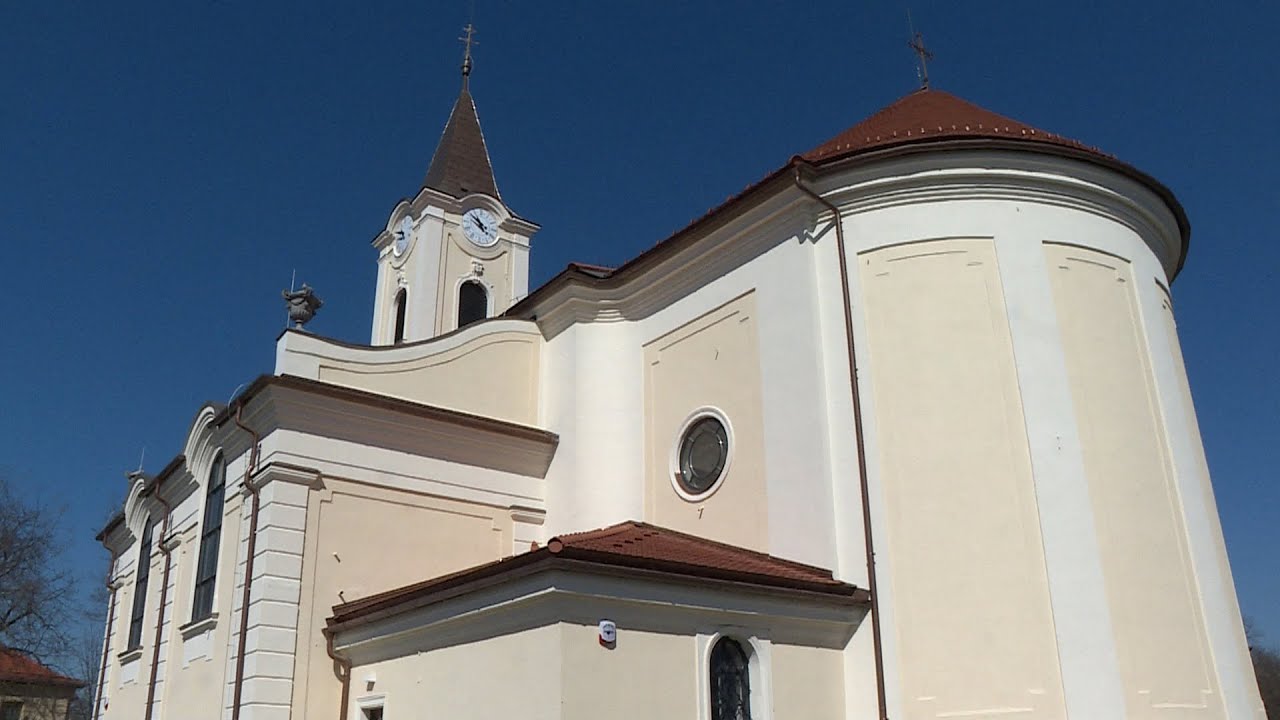 Megújult a templom és az iskola Kenderesen