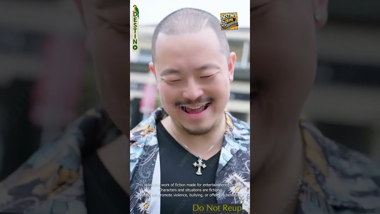 Menina Rica de 8 Anos Foge da Família Para Sobreviver e Um Velho Pobre a Adota Como Filha