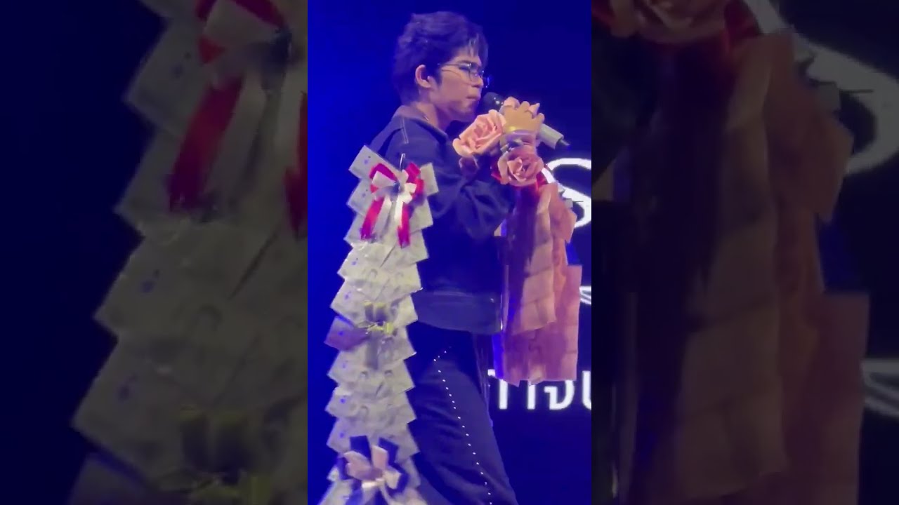 เบาะซ้ายที่นั่งเมีย - ไรอัล กาจบัณฑิต | งานมะพร้าวน้ำหอมของดีบ้านแพ้ว ณ วัดหลักสี่ราษฎร์สโมสร