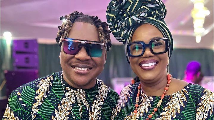 PA RAIMI AKANNI FALEKE BURIAL PARTY.  FEMI SOLAR ON STAGE.  Courtesy: FOLASHADE OLONIYO 