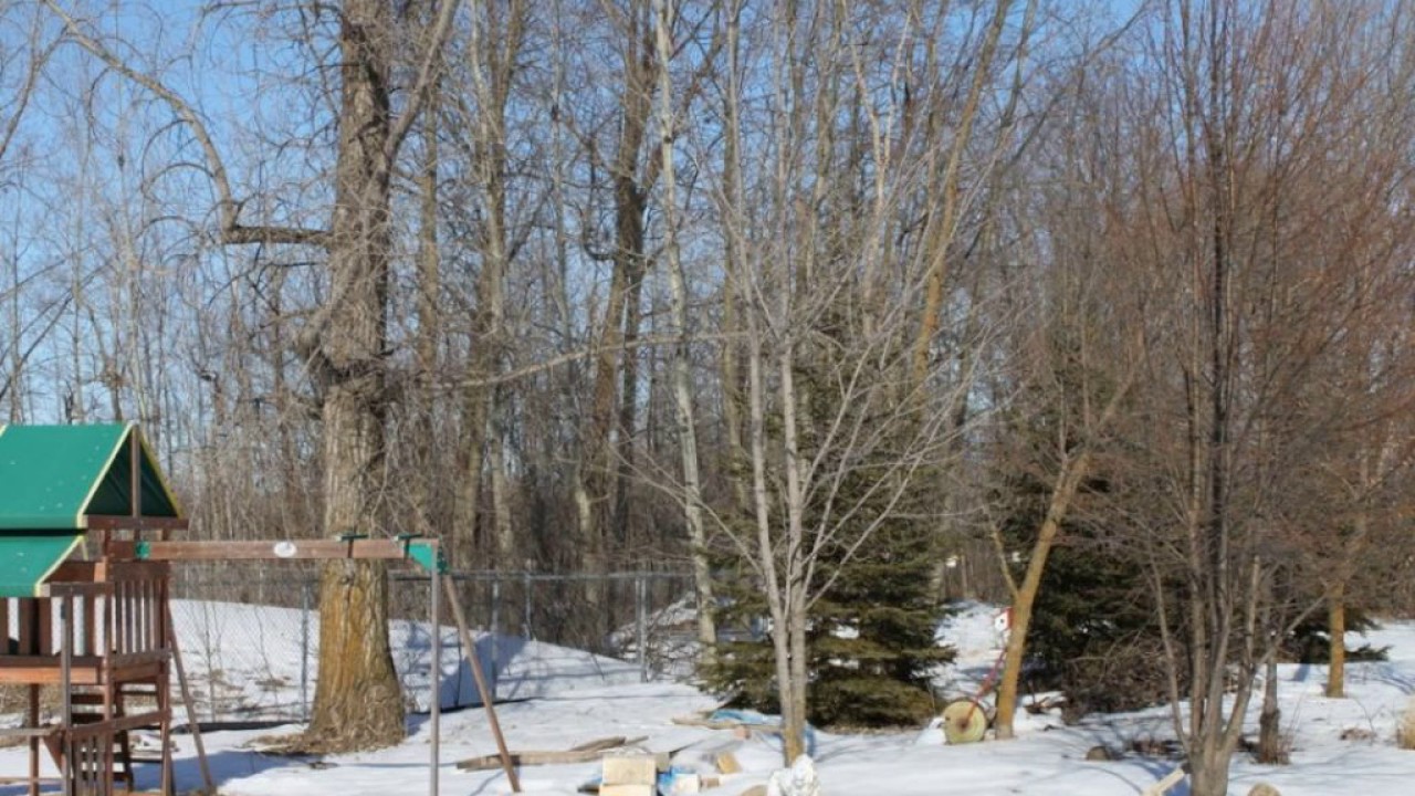 Auberge Le Pigeonnier Québec Canada Auberge - Motel Le Pigeonnier - Hotel in Farnham (Québec), Canada - YouTube