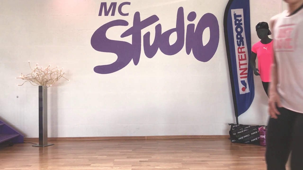 MC Studio Live Routine Cuisses - YouTube