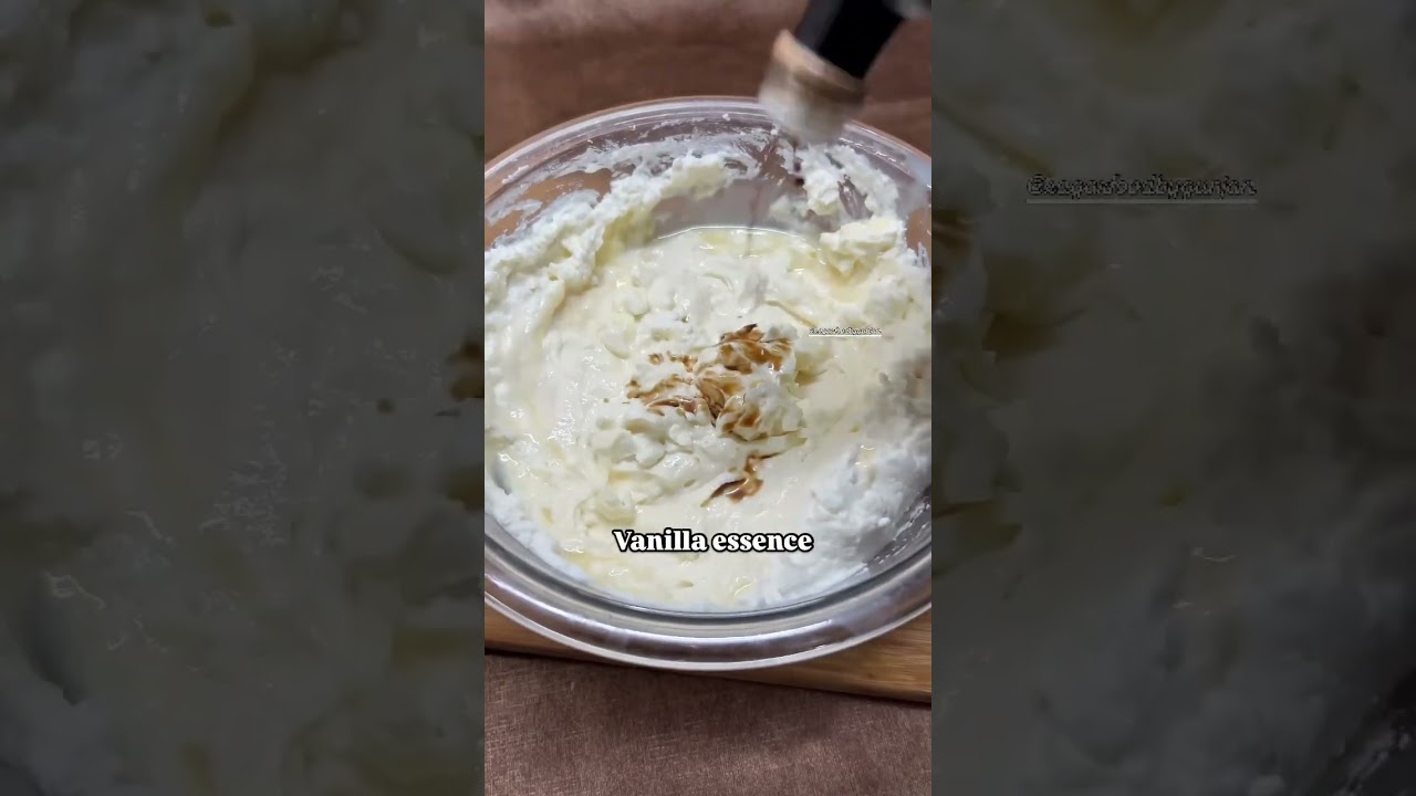 Vanilla frozen yogurt                               