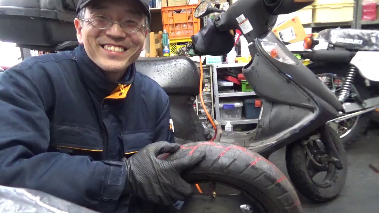 バイク屋の日常 アドレスV125のリアタイヤ交換を承りました - YouTube