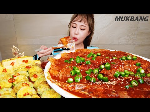 SUB) 땡초듬뿍 푹~익은 묵은지넣고 만든 묵은지고등어찜 <strong>호박전</strong> 두부전 먹방 Braised spicy Kimchi and Mackerel REAL SOUND ASMR MUKBANG