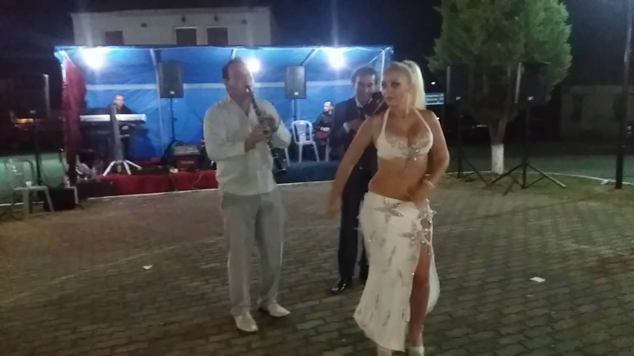 Πλακιας Βασίλης βιολί Βασίλης Κιτσοπουλος κλαρίνο και η χορεύτρια Αρετή ΛΟΓΓΑΣ 6-8-2016