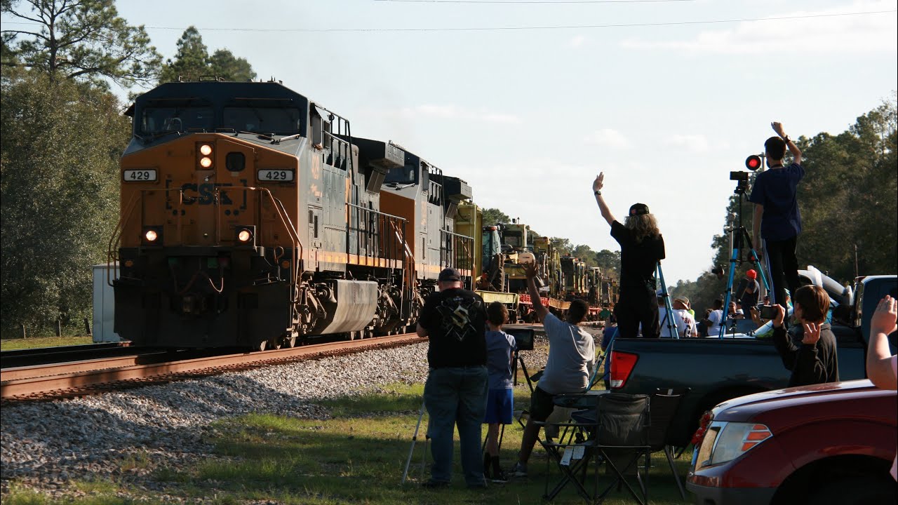 CSX 429 leads M202-03 through Folkston, GA - YouTube