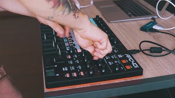 MINIMAL TECHNO LIVE SET - with AKAI APC40 MKII