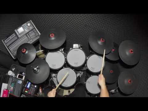hide with Spread Beaver  ROCKET DIVE Drum Cover