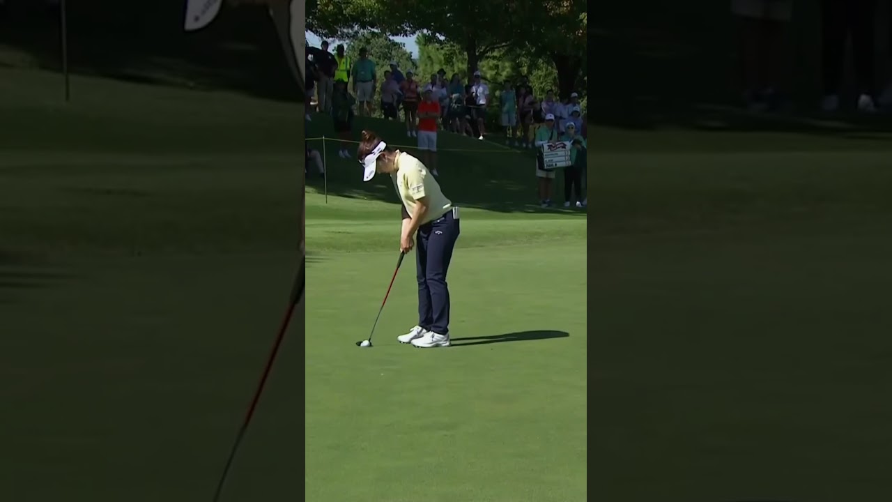 An eagle for good measure 🦅 Yuna Nishimura takes a three-stroke lead with this eagle