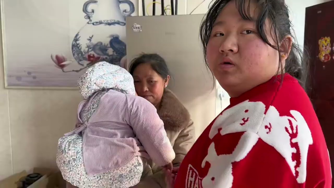 时光很暖，岁月静好，愿时光慢些，愿我们陪伴更长久，祝老妈生日快乐！同时祝所以父母平安健康……#记录农村生活#抖音乡村生活家#我的乡村生活