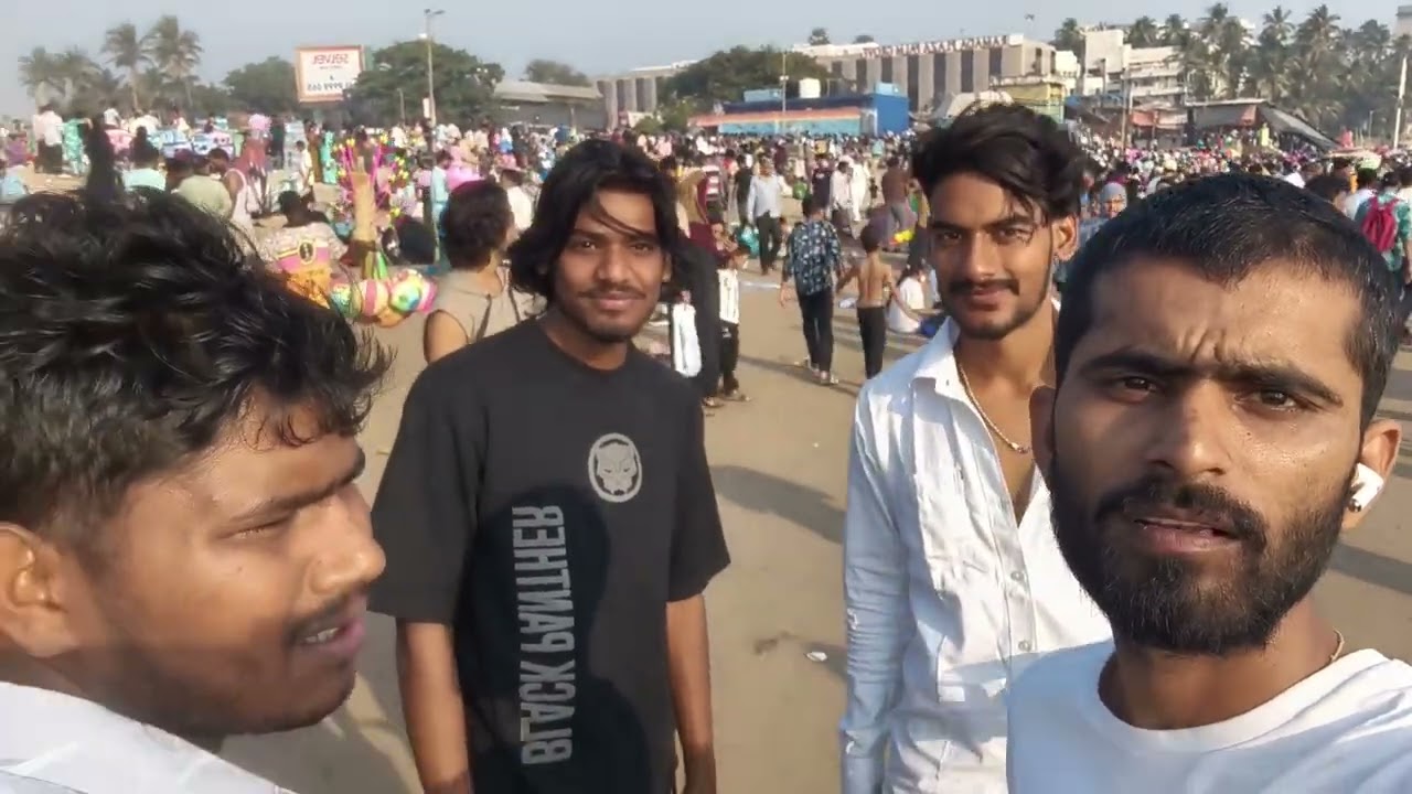 Mumbai room se juhu masti time 🤣