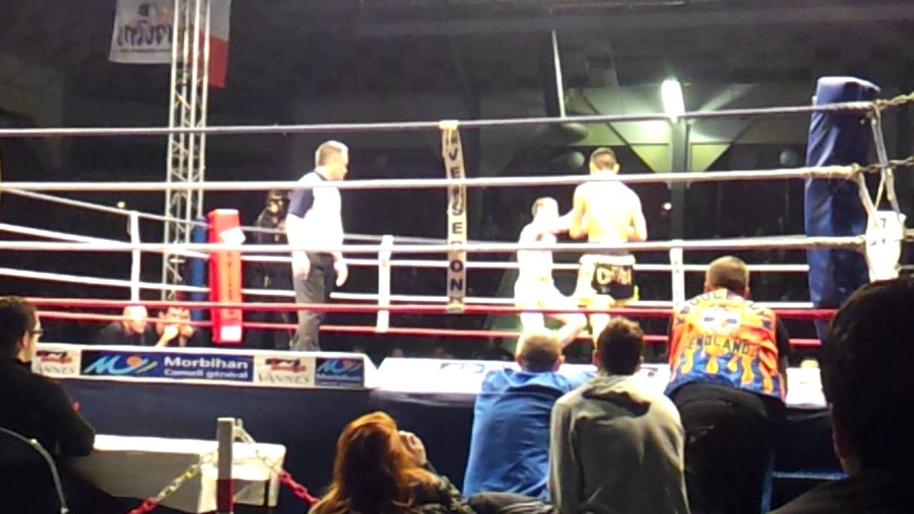 Xavier Bastard vs Rob Storey (Round 1/5) - YouTube
